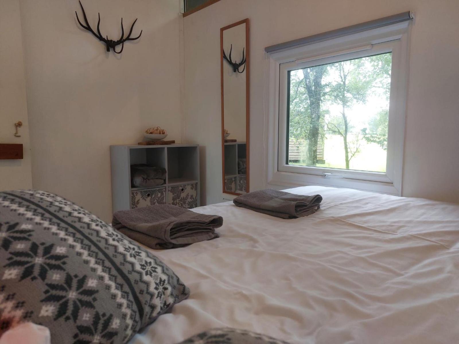 Dalavich Loch Aweside Forest Cabins חדר תמונה